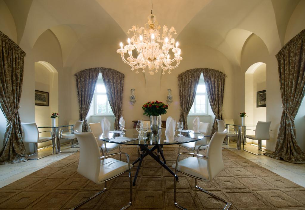 Palac Pakoszow Schlosshotel Wernersdorf Jelenia Góra Eksteriør billede The dining room