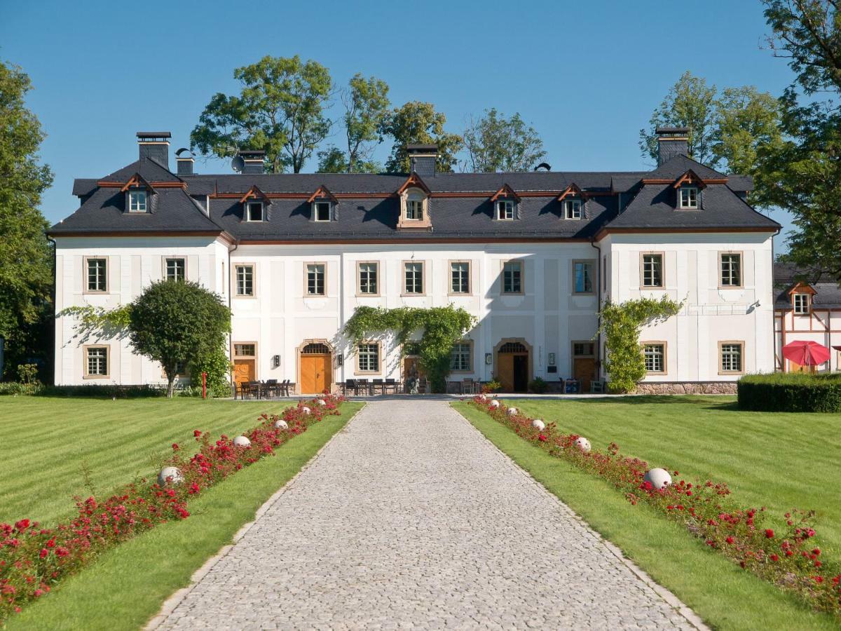 Palac Pakoszow Schlosshotel Wernersdorf Jelenia Góra Eksteriør billede The main building of the manor