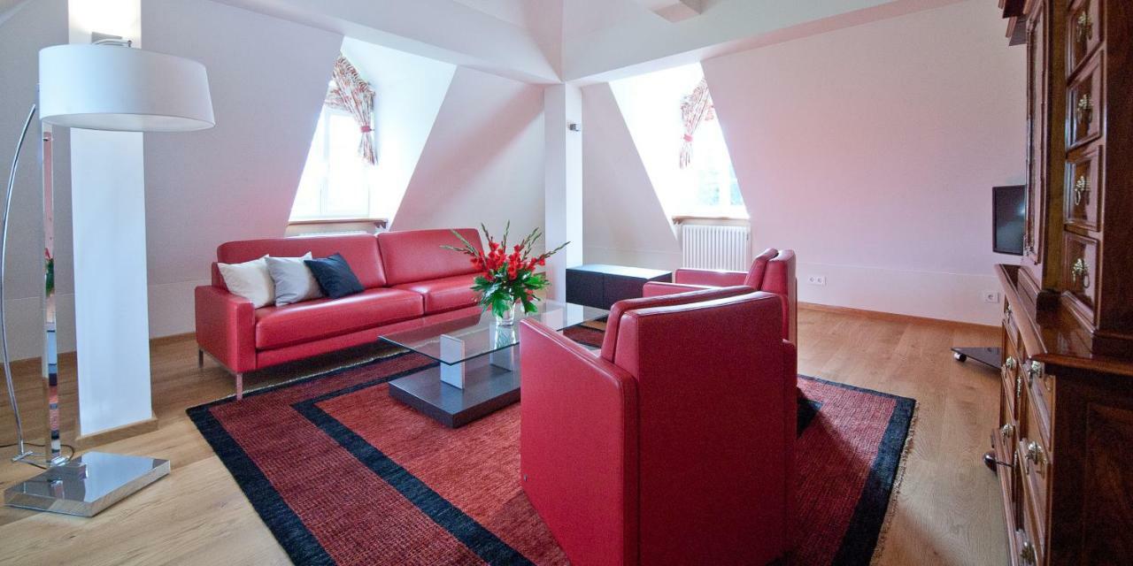 Palac Pakoszow Schlosshotel Wernersdorf Jelenia Góra Eksteriør billede A living room