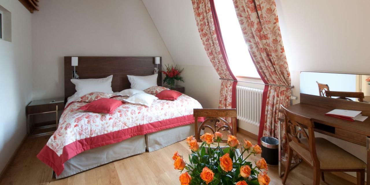 Palac Pakoszow Schlosshotel Wernersdorf Jelenia Góra Eksteriør billede A bedroom in the hotel